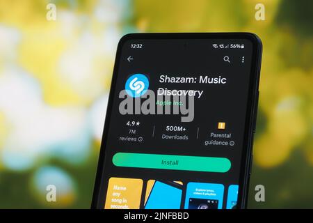 Galati, Rumänien - 11. Juli 2022: Shazam-Anwendung im Google Play Store für Android verfügbar Stockfoto