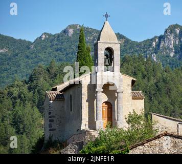 Die Kirche von St-Benoit-en-Diois im Département Drome von Frankreich. Stockfoto