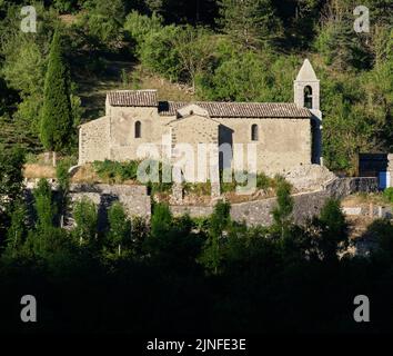 Die Kirche von St-Benoit-en-Diois im Département Drome von Frankreich. Stockfoto