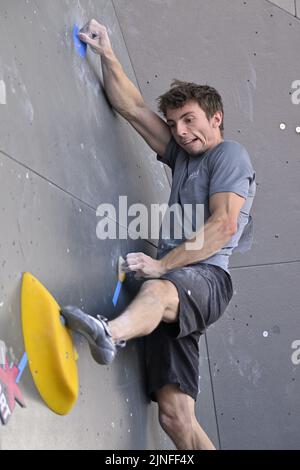 München, Deutschland. 11. August 2022. Der Belgier Simon Lorenzi, der am Donnerstag, den 11. August 2022, bei der Qualifikation für den Bouldersport bei den Herren bei den Europameisterschaften München 2022 in München abgebildet wurde. Die zweite Auflage der Europameisterschaften findet vom 11. Bis 22. August statt und umfasst neun Sportarten. BELGA FOTO ERIC LALMAND Kredit: Belga Nachrichtenagentur/Alamy Live News Stockfoto