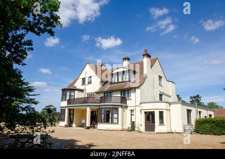 Tranmer House (ehemals Sutton Hoo House) Heim von Edith Pretty, auf dessen Grundstück sich der Sutton Hoo Royal Begräbnisplatz in Suffolk, England, befindet. Stockfoto