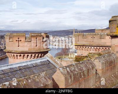 Inverness und den Fluss Ness von Inverness Castle aus, einschließlich der Inverness Bridge Stockfoto