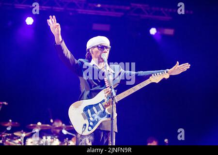 Nile Rodgers und Chic treten am 24.. Juli 2022 beim Carfest North auf. Stockfoto