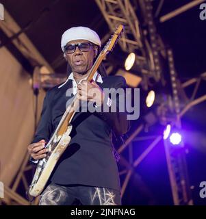 Nile Rodgers und Chic treten am 24.. Juli 2022 beim Carfest North auf. Stockfoto