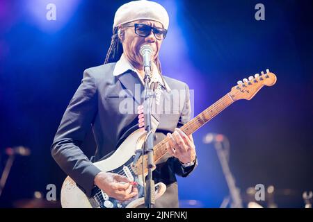 Nile Rodgers und Chic treten am 24.. Juli 2022 beim Carfest North auf. Stockfoto