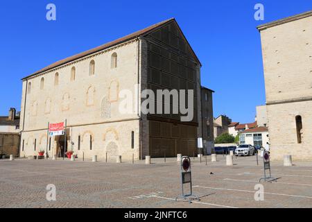 Ecuries Saint-Hugues ou les 'Hôtelleries Saint-Hugues'. Cluny. Saône-et-Loire. Bourgogne. Frankreich. Europa. Stockfoto