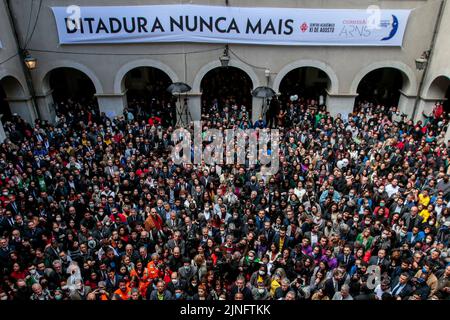 Sao Paulo, Brasilien. 11. August 2022. SP - Sao Paulo - 08/11/2022 - SAO PAULO, HANDELN SIE IN DER VERTEIDIGUNG DER DEMOKRATIE - Institutionen aus verschiedenen Bereichen der Gesellschaft, nehmen Sie an diesem Donnerstag Morgen (11) an der Fakultät für Recht der Universität von Sao Paulo (FDUSP) im Largo de Sao Francisco, Zentrum der Hauptstadt von Sao Paulo, eines Gesetzes zur Verteidigung der Demokratie, der höheren Gerichte und des demokratischen Rechtsstaates. Foto: Suamy Beydoun/AGIF/Sipa USA Quelle: SIPA USA/Alamy Live News Stockfoto