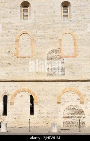 Ecuries Saint-Hugues ou les 'Hôtelleries Saint-Hugues'. Cluny. Saône-et-Loire. Bourgogne. Frankreich. Europa. Stockfoto