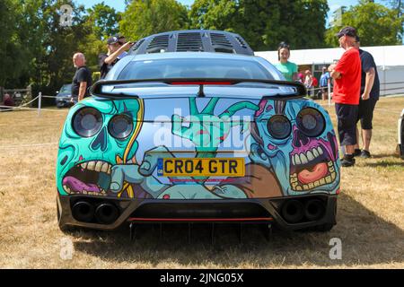 Nissan GTR Black Edition, Zombie Car Wrap, Supercar Weekend im National Motor Museum in Beaulieu, Southampton, Hampshire, England, Großbritannien, Juli 2022 Stockfoto