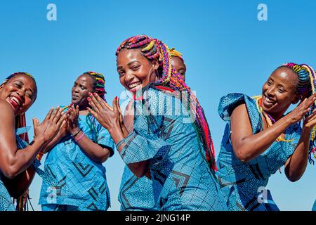 Edinburgh Schottland, Großbritannien 11. August 2022. Darsteller aus dem Buch des Lebens auf Calton Hill, um ihre Edinburgh International Festival Show zu promoten. Credit sst/alamy live News Stockfoto