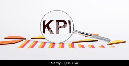 KPI Key Performance Indictor Analysing Concept. Hochwertige Fotos Stockfoto