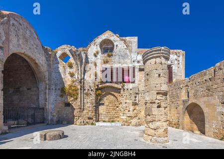 Kirche der Jungfrau Maria vom Burgh im historischen Zentrum von Rhodos-Stadt, Griechenland, Europa. Stockfoto