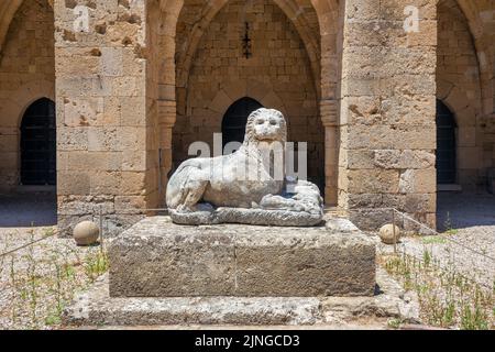 Löwenstatue des Archäologischen Museums von Rhodos-Stadt, Griechenland, Europa. Stockfoto