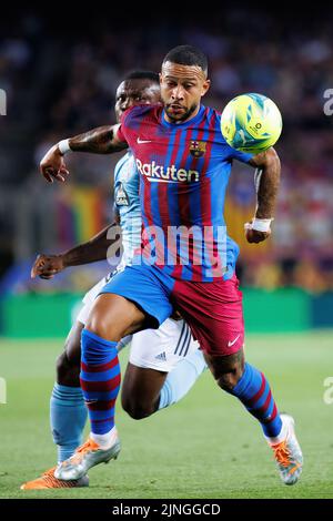 BARCELONA - MAI 10: Memphis Depay in Aktion während des La Liga-Spiels zwischen dem FC Barcelona und dem Real Club Celta de Vigo am 1. Mai im Camp Nou Stadium Stockfoto