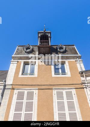 Alte Aussichtsplattform über dem Haus mit Blick auf die Grande Rue, Argenton-sur-Creuse, Indre (36), Frankreich. Stockfoto