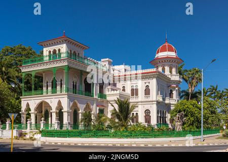 Cienguegos, KUBA - JANUAR 10 2021: Palacio de Valle in Cienfuegos, Kuba Stockfoto