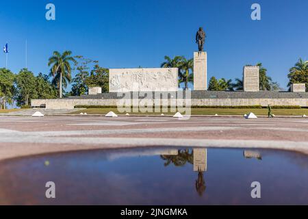 SANTA CLARA, KUBA - JANUAR 2021: Das Che Guevara Mausoleum ist ein Denkmal in Santa Clara, Kuba, auf der Plaza Che Guevara Stockfoto