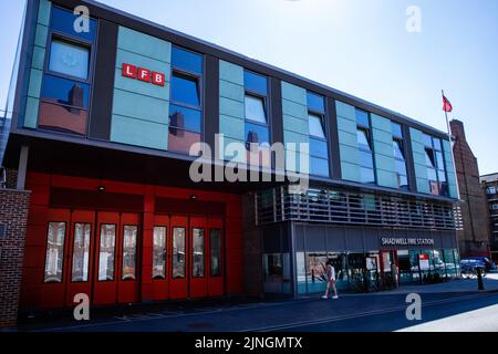 London, Großbritannien. 10.. August 2022. Die Londoner Feuerwehr Shadwell wurde im September 2016 vom Prince of Wales offiziell wiedereröffnet. Kredit: Stockfoto