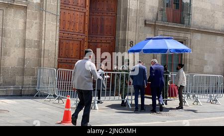 Mexiko-Stadt, Mexiko: Palacio Nacional 11. August 2022. Adán Augusto López, Secretario de Gobernación bei einem Treffen mit dem Präsidenten von Mexiko. Quelle: Andrea Quintero/Alamy Live News Stockfoto