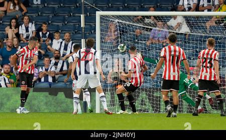 West Bromwich, England, 11.. August 2022. Karlan Grant von West Bromwich Albion (teilweise versteckt erzielt das erste Tor während des Carabao Cup-Spiels bei den Hawthorns, West Bromwich. Bildnachweis sollte lauten: Andrew Yates / Sportimage Stockfoto