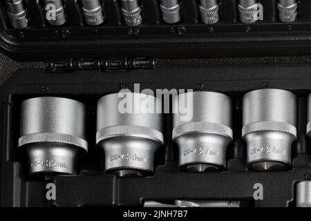 Satz von Werkzeugen für Schraubendreher Satz von Köpfen und Düsen. Nahaufnahme. Stockfoto