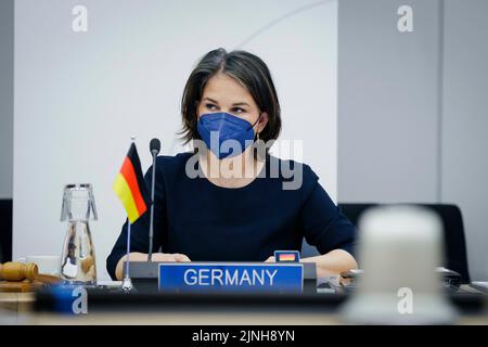 Brüssel, Belgien. 04. März 2022. Bundesaußenministerin Annalena Baerbock (Bündnis 90/die Grünen), fotografiert während eines Treffens der G7 Außenminister. Brüssel, 04.03.2022 Quelle: dpa/Alamy Live News Stockfoto