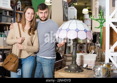 Wählen Sie eine Tischleuchte Stockfoto