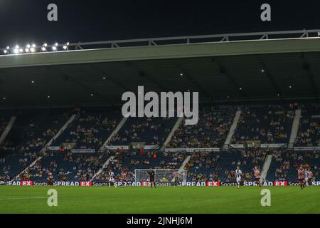 West Bromwich, Großbritannien. 11. August 2022. Allgemeine Ansicht des Birmingham Road End, das Häuser Heimfans an der Hawthorns während des Spiels in West Bromwich, Vereinigtes Königreich auf 8/11/2022. (Foto von Gareth Evans/News Images/Sipa USA) Quelle: SIPA USA/Alamy Live News Stockfoto