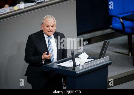 Berlin, Deutschland. 17. März 2022. Thomas Hacker, FDP, aufgezeichnet während einer Rede im Rahmen der Debatte zum Medien- und Kommunikationsbericht 2021 im Deutschen Bundestag in Berlin, 17. März 2022. Kredit: dpa/Alamy Live Nachrichten Stockfoto