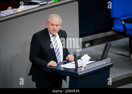 Berlin, Deutschland. 17. März 2022. Thomas Hacker, FDP, aufgezeichnet während einer Rede im Rahmen der Debatte zum Medien- und Kommunikationsbericht 2021 im Deutschen Bundestag in Berlin, 17. März 2022. Kredit: dpa/Alamy Live Nachrichten Stockfoto