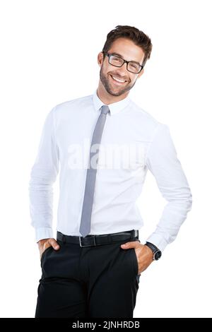 Vertrauen Sie sich selbst und Ihrem Unternehmen. Studioaufnahme eines hübschen jungen Geschäftsmannes, der vor weißem Hintergrund posiert. Stockfoto