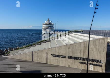 Tallinn, Estland. 31.. Juli 2022. Das im Kreuzfahrthafen angedockte Schiff Aida Vita Criuse ist am 31. Juli 2022 in Tallinn, Estland, zu sehen (Foto: Vadim Pacajev/Sipa USA) Quelle: SIPA USA/Alamy Live News Stockfoto