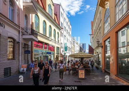 Tallinn, Estland 31. Juli 2022 Gesamtansicht der Altstadtstraßen mit nicht so vielen touritsten, die die Stadt besuchen, ist am 31. Juli 2022 in Tallinn, Estland zu sehen (Foto: Vadim Pacajev / Sipa USA) Stockfoto