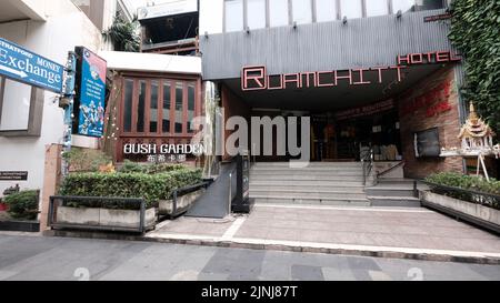 Bush Garden Bar und Restaurant Ruamchitt Hotel Plaza Thermae Bar und Café Sukhumvit Soi 15, Khlong Toei Nuea, Watthana, Bangkok, Thailand Stockfoto