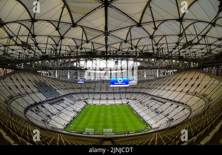 Doha. 11. August 2022. Das am 11. August 2022 aufgenommene Foto zeigt die Innenansicht des Lusail-Stadions, in dem die Spiele der FIFA-Weltmeisterschaft 2022 in Doha, Katar, stattfinden werden. Kredit: Nikku/Xinhua/Alamy Live Nachrichten Stockfoto