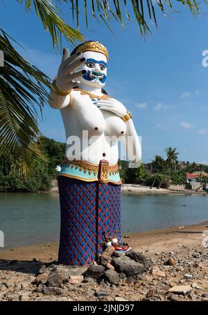 INSEL KOH SAMUI, THAILAND. 25. März 2016; Thai-Figuren-Statuen im Big buddha-Tempel auf der Insel Koh Samui Stockfoto