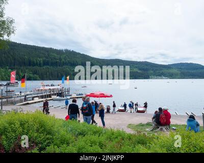 Titisee, Deutschland - Mai 28. 2022: Schöner See mitten im Schwarzwald Stockfoto