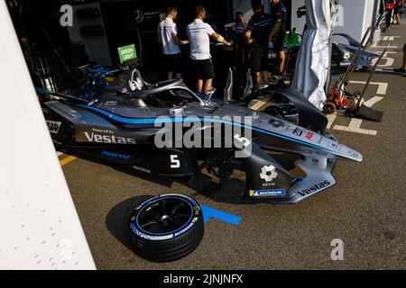 Seoul, Südkorea - 12/08/2022, 05 Vandoorne Stoffel (bel), Mercedes-EQ Silver Arrow 02, Ambiente während des Seoul ePrix 2022, 10. Treffen der ABB FIA Formula E Weltmeisterschaft 2021-22, auf dem Seoul Street Circuit vom 12. Bis 14. August in Seoul, Südkorea - Foto: Julien Delfosse/DPPI/LiveMedia Stockfoto