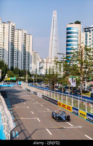 Seoul, Südkorea - 12/08/2022, 05 VANDOORNE Stoffel (bel), Mercedes-EQ Silver Arrow 02, Aktion während des Seoul ePrix 2022, 10. Treffen der ABB FIA Formel E Weltmeisterschaft 2021-22, auf dem Seoul Street Circuit vom 12. Bis 14. August in Seoul, Südkorea - Foto: Bastien Roux /DPPI/LiveMedia Stockfoto