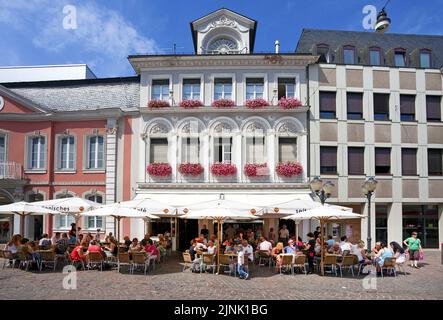 Italienische Eisdiele in der Fußgängerzone, Trier, Rheinland-Pfalz, Deutschland, Europa Stockfoto