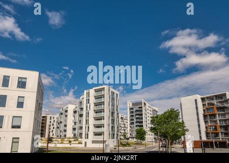 Rekonstruierte modernisierte Häuser im alten Hafen von Odense, Dänemark Stockfoto