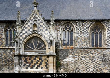 Detail der Kirche église Saint-Martin in Saint-Valery-sur Somme, die als eines der schönsten Dörfer Frankreichs gilt Stockfoto