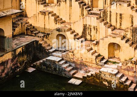 panna meena ka kund Stockfoto