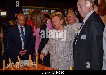 Autour de Bernadette Chirac - 25e édition de l’opération Pièces jaunes du 8 janvier au 15 février 2014. Stockfoto