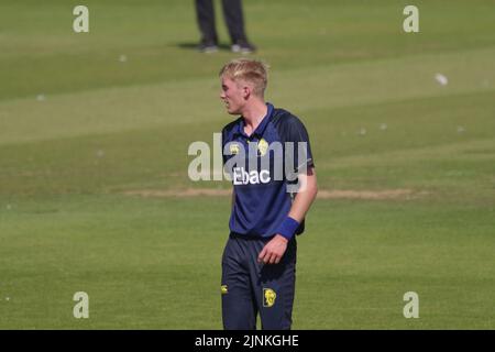 Chester le Street, Großbritannien. 12. August 2022. Oliver Gibson spielt für Durham Cricket gegen Gloucestershire CCC beim Royal London One Day Cup im Seat Unique Riverside. Quelle: Colin Edwards/Alamy Live News Stockfoto