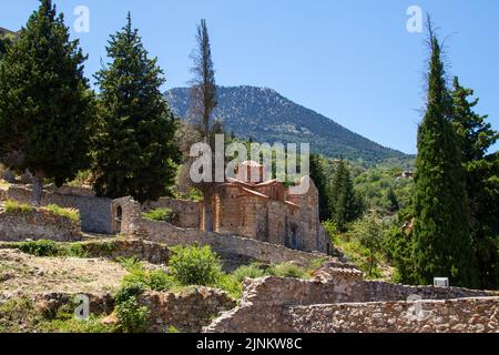 Mistra, Griechenland, 20. Juli 2022. Die Stadt Mistra oder Mystrás ist eine alte Stadt auf dem Peloponnes, die jetzt in Ruinen ist Stockfoto