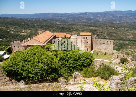 Mistra, Griechenland, 20. Juli 2022. Die Stadt Mistra oder Mystrás ist eine alte Stadt auf dem Peloponnes, die jetzt in Ruinen ist Stockfoto