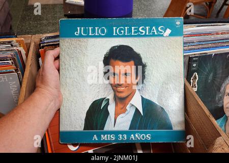 LP-Album: Julio Iglesias - A MIS 33 años Stockfoto