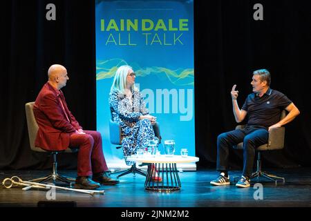 Edinburgh, Großbritannien. 12. August 2022 im Bild: Der Gewerkschaftsführer Sir Keir Starmer wird vom LBC-Chef Iain Dale und dem ehemaligen Labour-Innenminister Jacqui Smith beim Edinburgh Fringe Festival im Rahmen der „All Talk“-Reihe mit Interviews des Senders interviewt. Kredit: Rich Dyson/Alamy Live Nachrichten Stockfoto