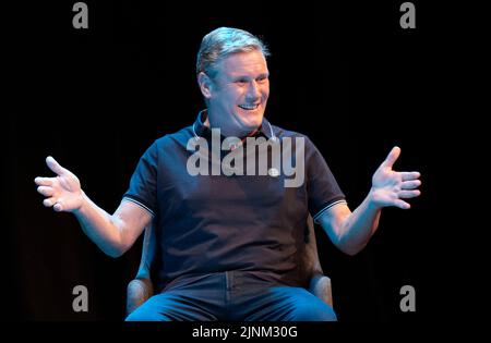 Der Gewerkschaftsführer Sir Keir Starmer wird von Iain Dale während des „Iain Dale's All Talk with Sir Keir Starmer“ im Rahmen des Edinburgh Festival Fringe im Edinburgh International Conference Centre interviewt. Bilddatum: Freitag, 12. August 2022. Stockfoto